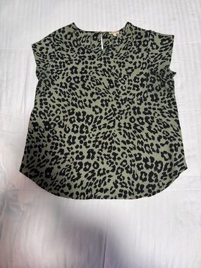 Lily White Olive Green and Black Leopard Print Sleeveless Blouse